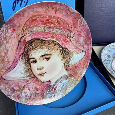 Collector Plates Hibel (2)  Boy Todd  & Girl with Hat