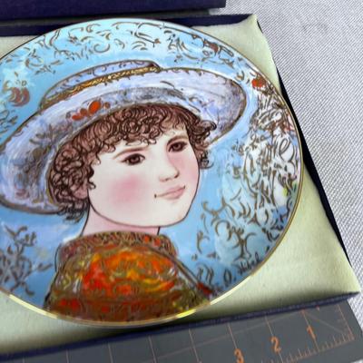 Collector Plates Hibel (2)  Boy Todd  & Girl with Hat