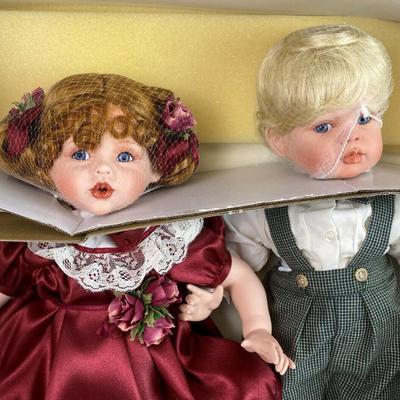 (#75)  KISSES & JACQUES LOVE AT FIRST SIGHT FAYZAH SPANOS PORCELAIN 2 DOLL SET 