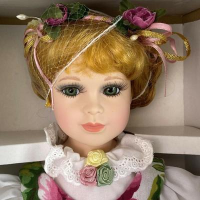 (#75)  ROYAL DOULTON OLD COUNTRY ROSES PORCELAIN DOLL 1996 NIB 