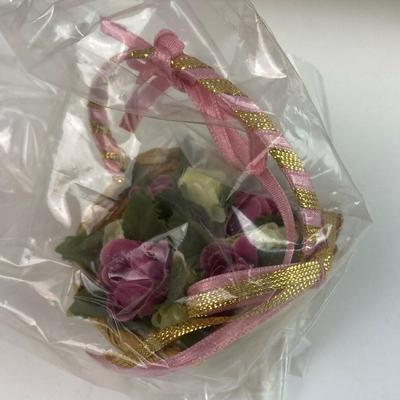 (#75)  ROYAL DOULTON OLD COUNTRY ROSES PORCELAIN DOLL 1996 NIB 