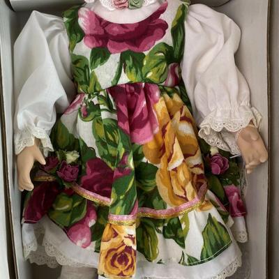 (#75)  ROYAL DOULTON OLD COUNTRY ROSES PORCELAIN DOLL 1996 NIB 