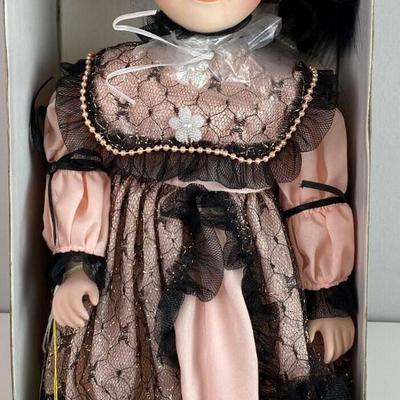 (#70)  Classic Creations Exclusive Handcrafted Aileen Porcelain Doll NIB 