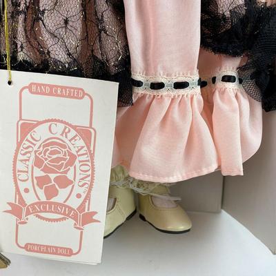(#70)  Classic Creations Exclusive Handcrafted Aileen Porcelain Doll NIB 