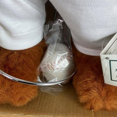 (#73)  MLB MARK MCGWIRE TEDDY BEAR LTD ED NIB 