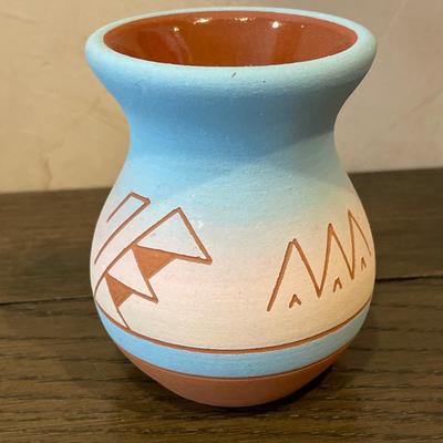 Deb Worshaw Sioux pottery vase