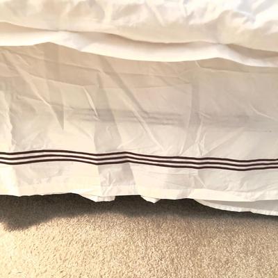 445 Pottery Barn "Grand Embroidered" Queen Duvet Comforter Set