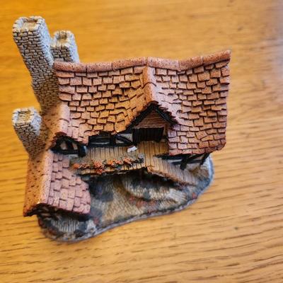 David Winter Miniature House