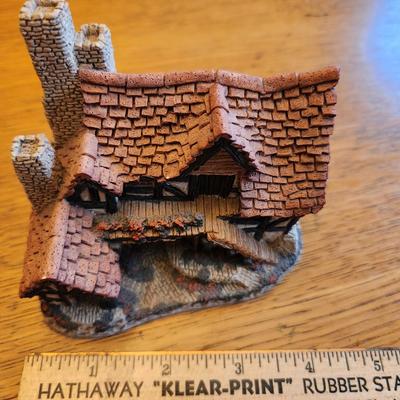 David Winter Miniature House