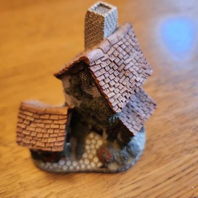 David Winter's Ivy Cottage Miniature Cottage