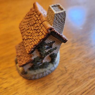David Winter's Ivy Cottage Miniature Cottage