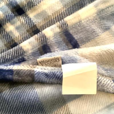 447 "Simply Vera" Vera Wang Grey Sheet Set