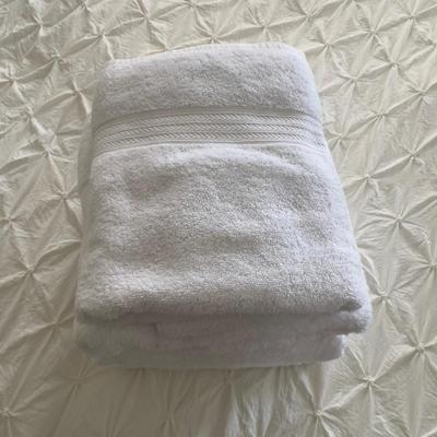 449 White Bath Towel Lot
