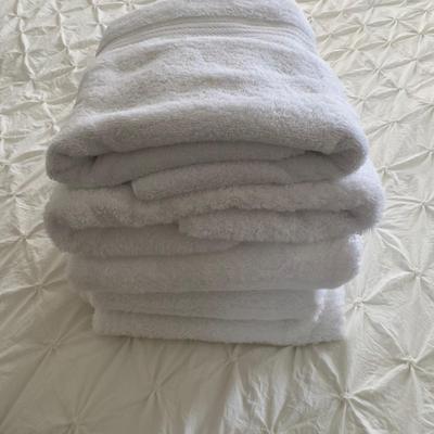 449 White Bath Towel Lot