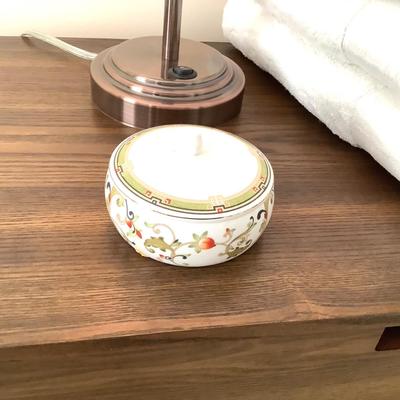 450 Set of Nate Berkus Towels, Light Up Mirror, with Wedgwood Dish