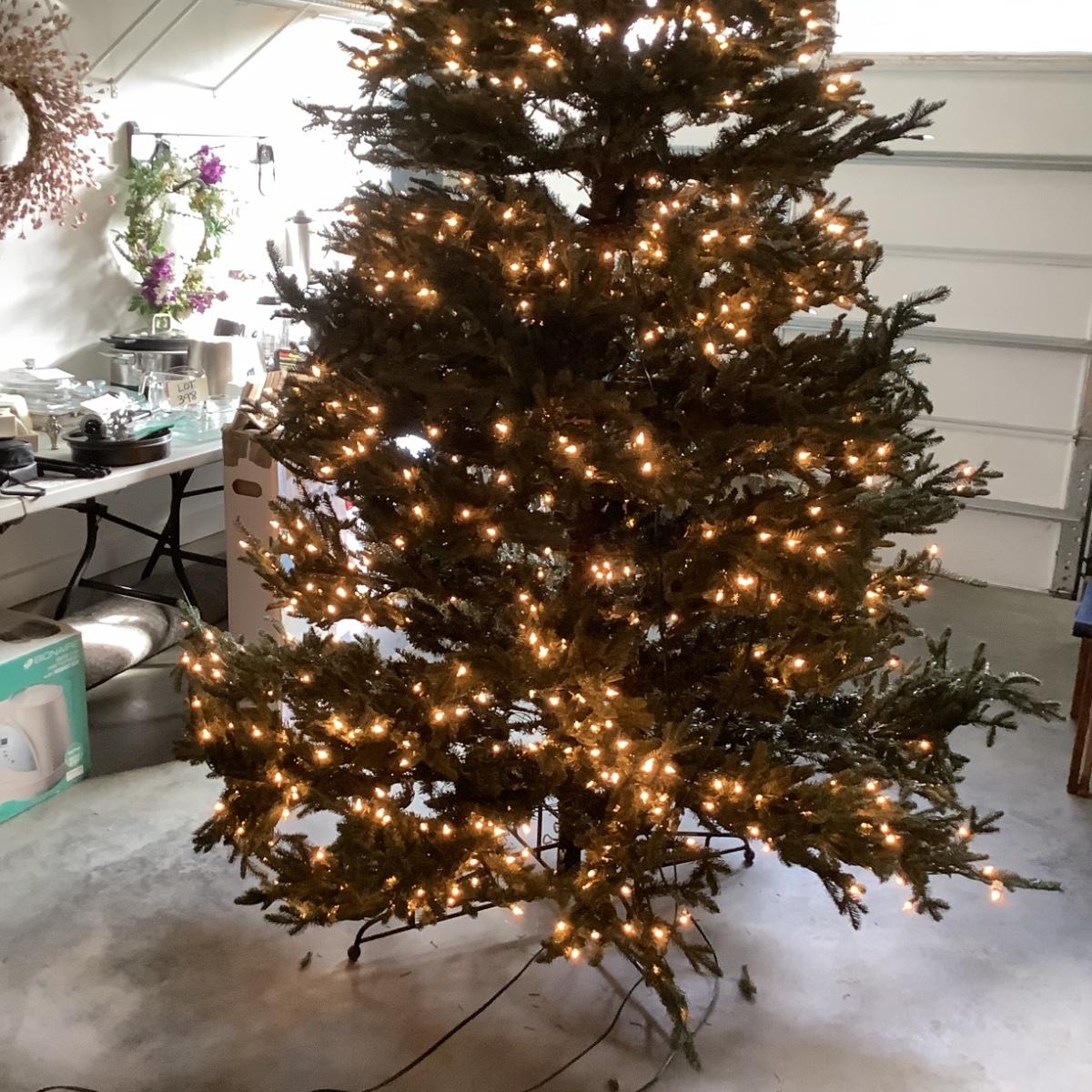 458 Large 9.5' FRONTGATE Artificial Christmas Tree with Storage Bag