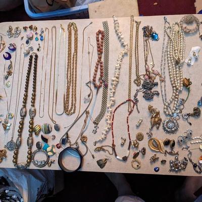 Vintage Jewelry Collection 11