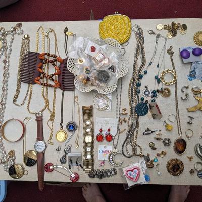 Vintage Jewelry Collection 16