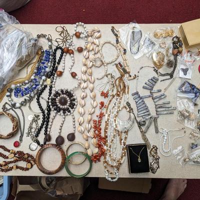 Vintage Jewelry Collection 19
