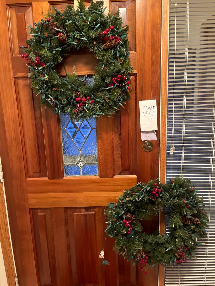 99-2-lighted-wreaths-estatesales