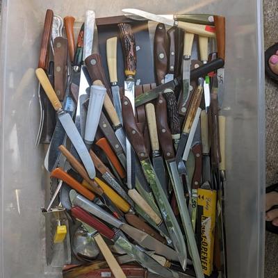 Excellent Collection of Knives, Cutco, Ecko, Sheffield,...
