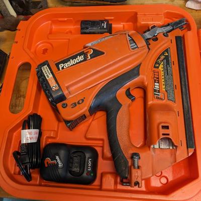 Paslode CF325XP Framing Gun W/ Charger & Battery