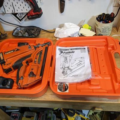 Paslode CF325XP Framing Gun W/ Charger & Battery