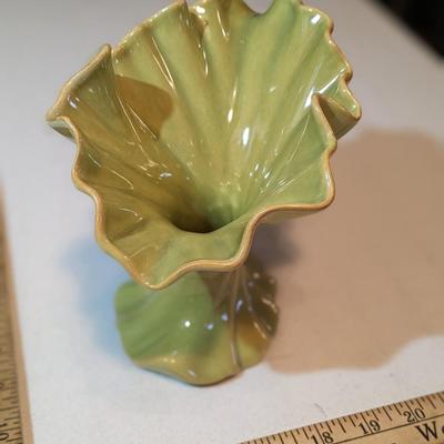 Dalicean Pottery Green Fan Vase