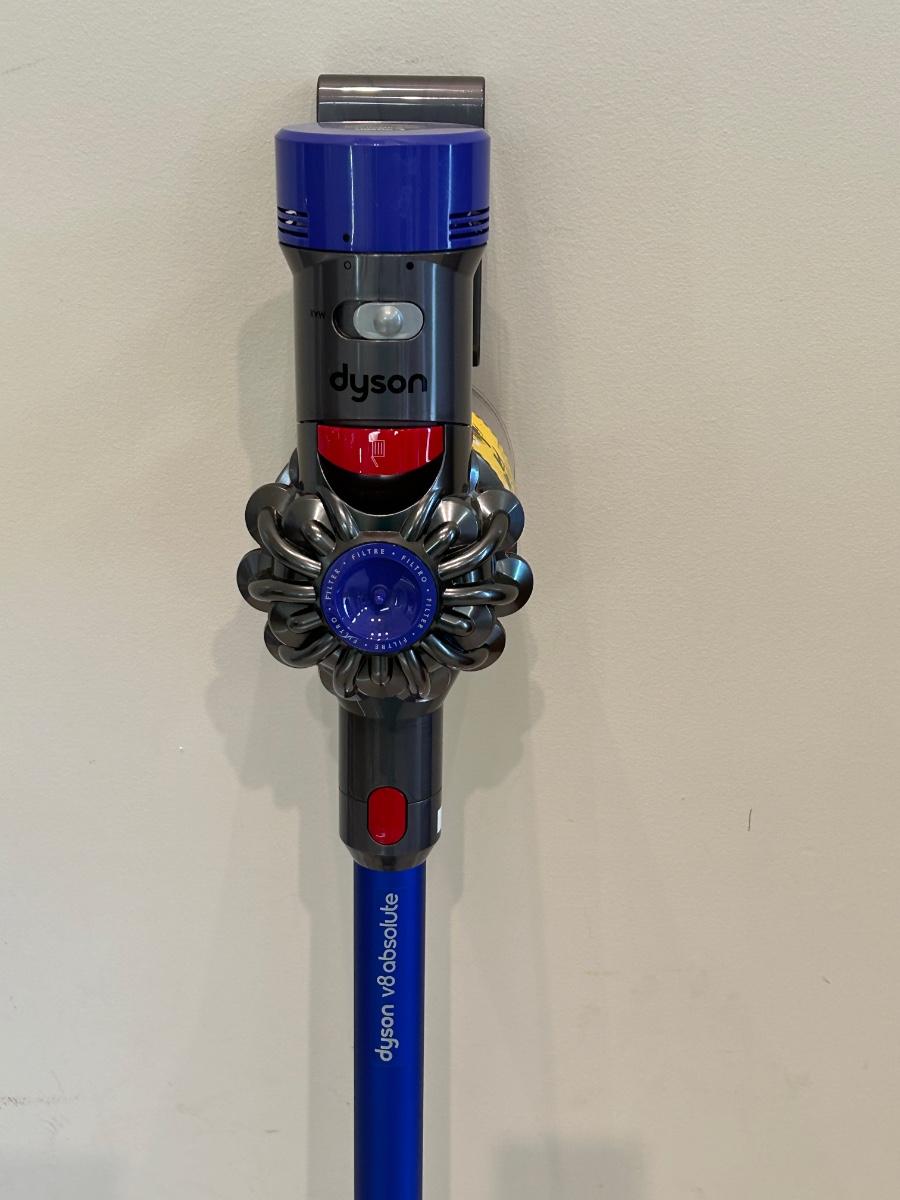 LOT 229C Dyson Stick Vacuum