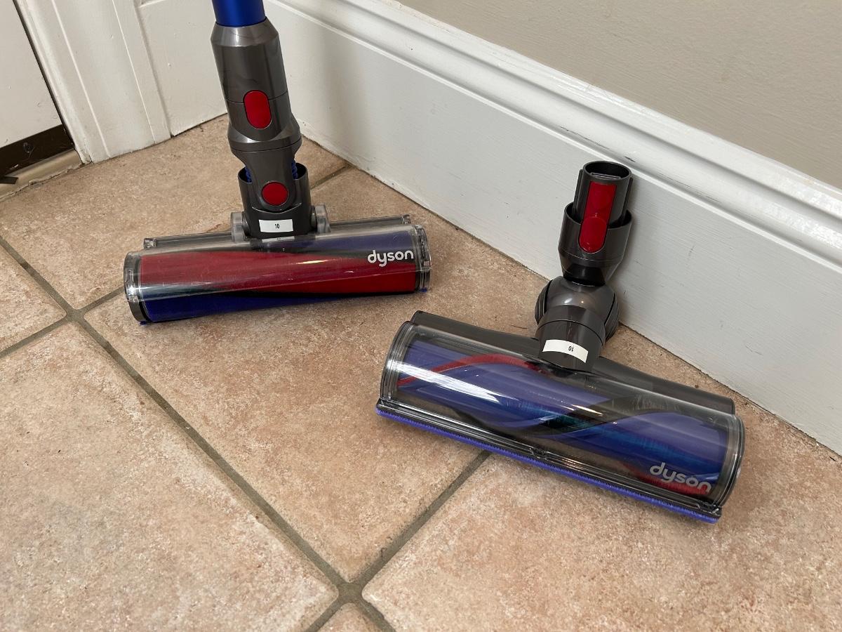 LOT 229C Dyson Stick Vacuum