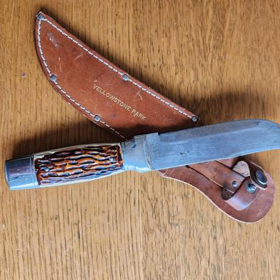Colonial Hunting Knife with Yellowstone Leather Case