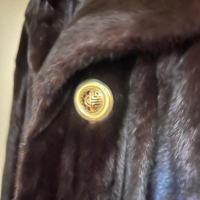 Louis FÃ¨raud Fur Coat Size 6 (E-MG)
