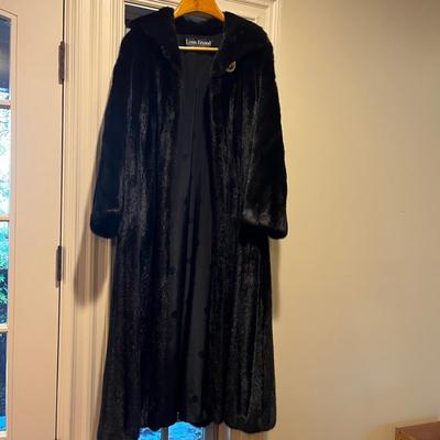 Louis FÃ¨raud Fur Coat Size 6 (E-MG)