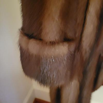 Siberian Fur Store Mink Coat Sz 6 (E-DW)