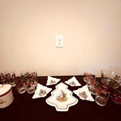 Christmas glassware lot