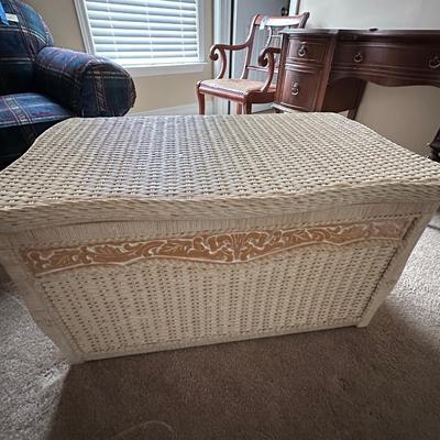 wicker storage chest trunk