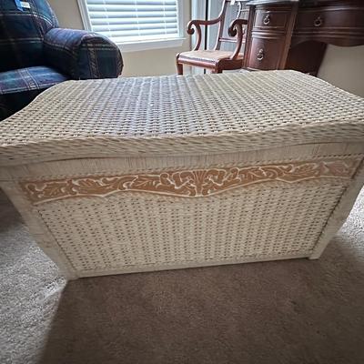 wicker storage chest trunk