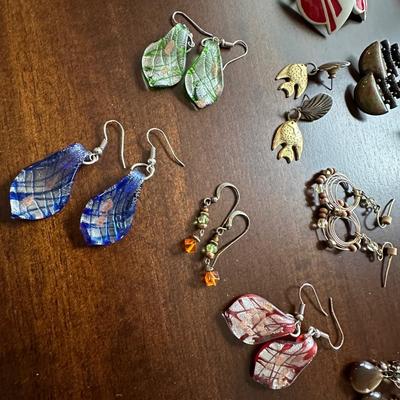 costume jewelry earring lot