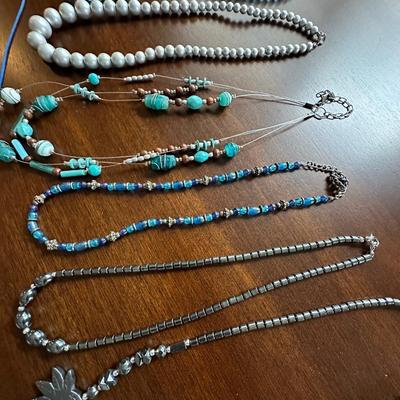costume jewelry necklace lot