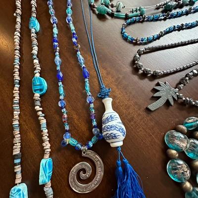 costume jewelry necklace lot