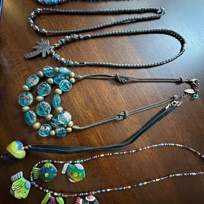 costume jewelry necklace lot