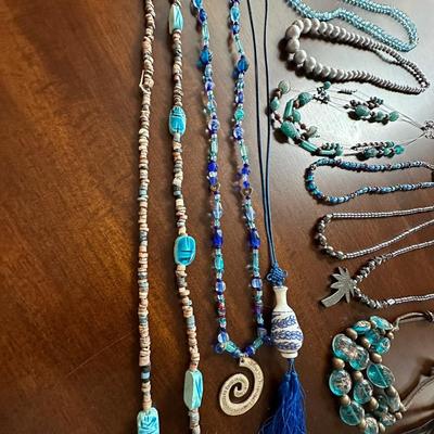 costume jewelry necklace lot