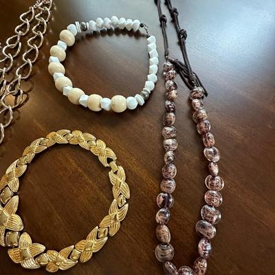 costume jewelry necklace lot