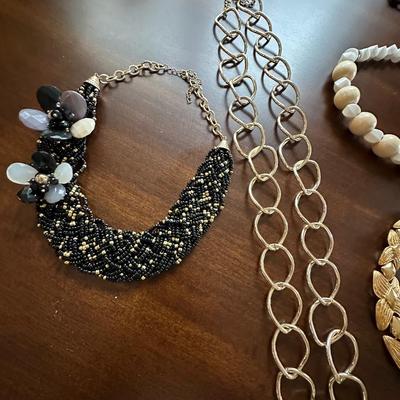 costume jewelry necklace lot