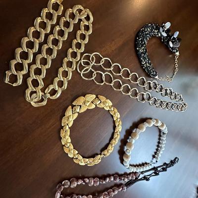costume jewelry necklace lot