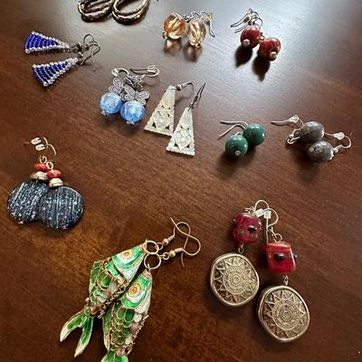 costume jewelry earring lot