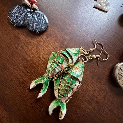 costume jewelry earring lot