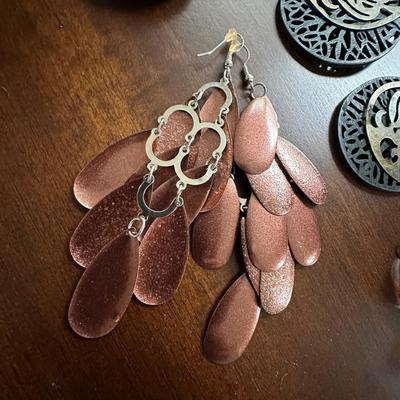 costume jewelry earring lot
