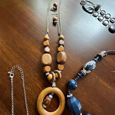 necklace /earring lot