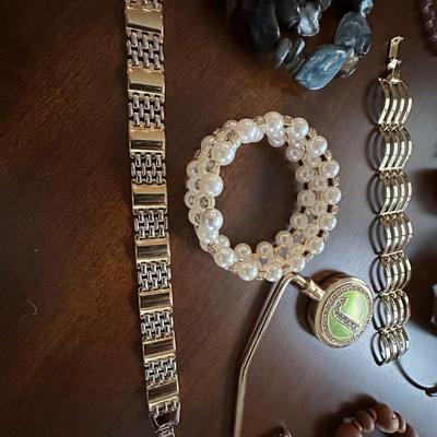 costume jewelry lot